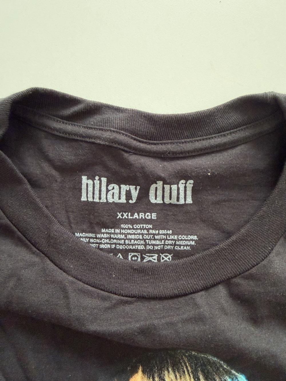 Hilary Duff Black Graphic Short Sleeve Tee - Picture 3 of 3